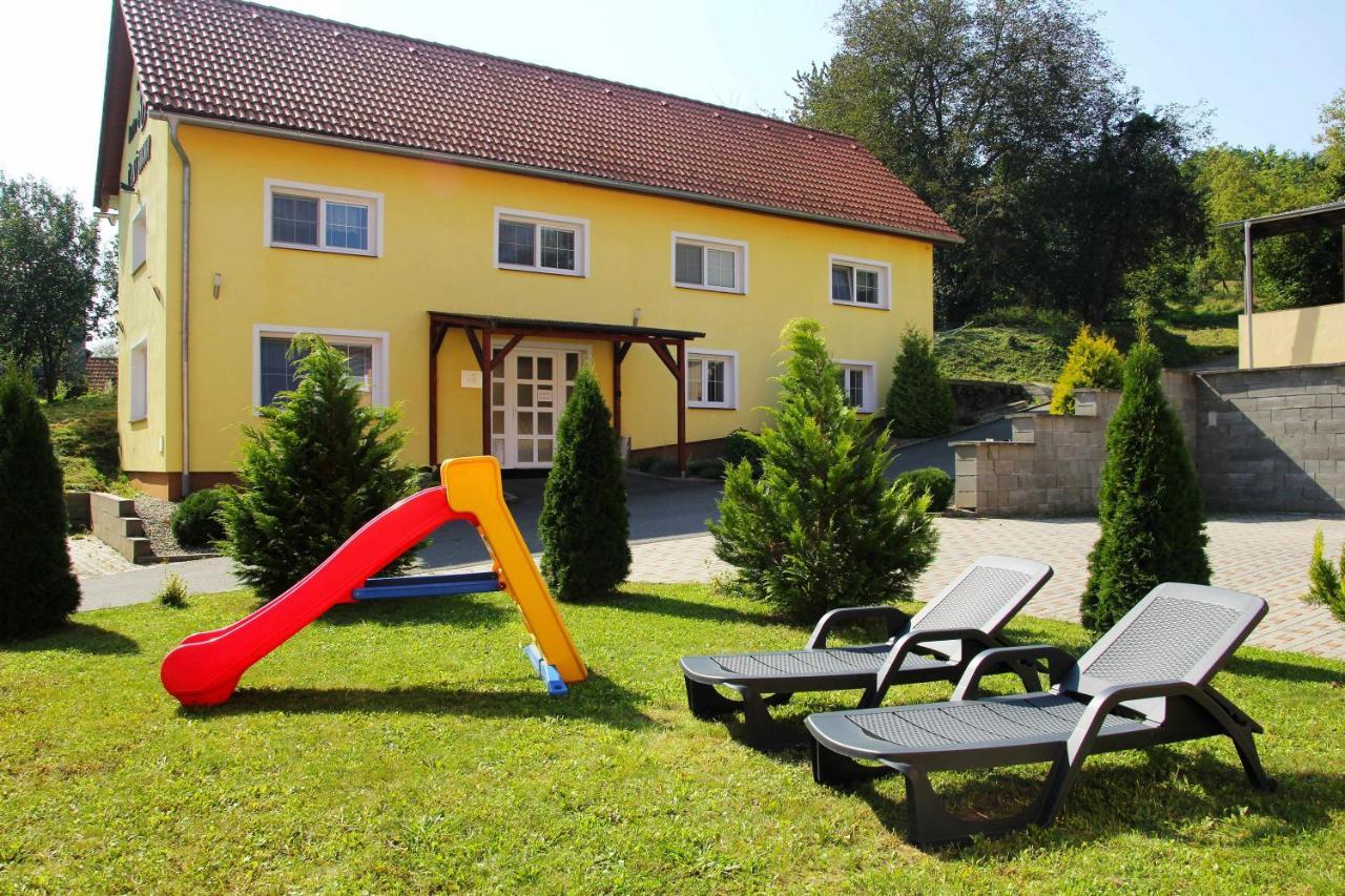 Cerny Kocour Apart Hotel Sarovy Eksteriør billede